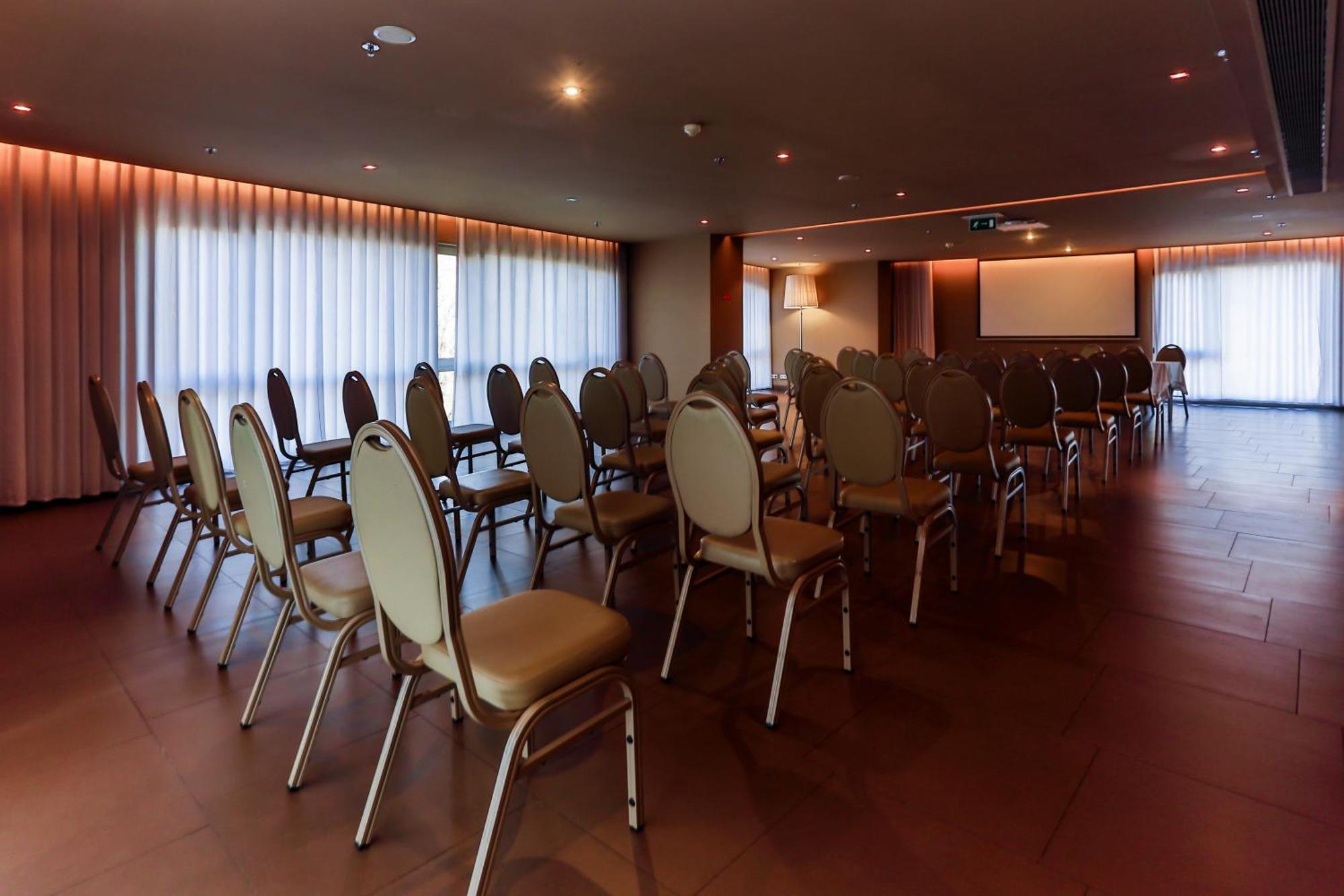 Golden Tulip Sao Joao Da Madeira Hotel Exterior photo